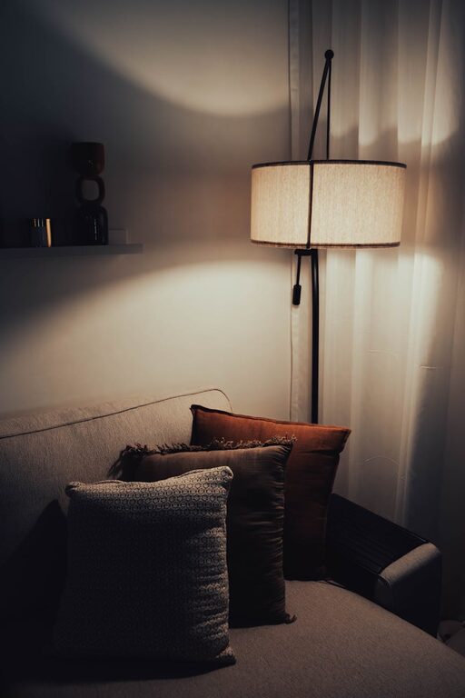 Simple Ways to Create a Cozy and Inviting Home Atmosphere